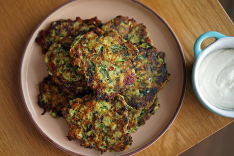 Natural Wine Killers: Miso Herb Courgette Fritters with Labneh Dipping Sauce and Bergkloster Cuvée Weiss 2022